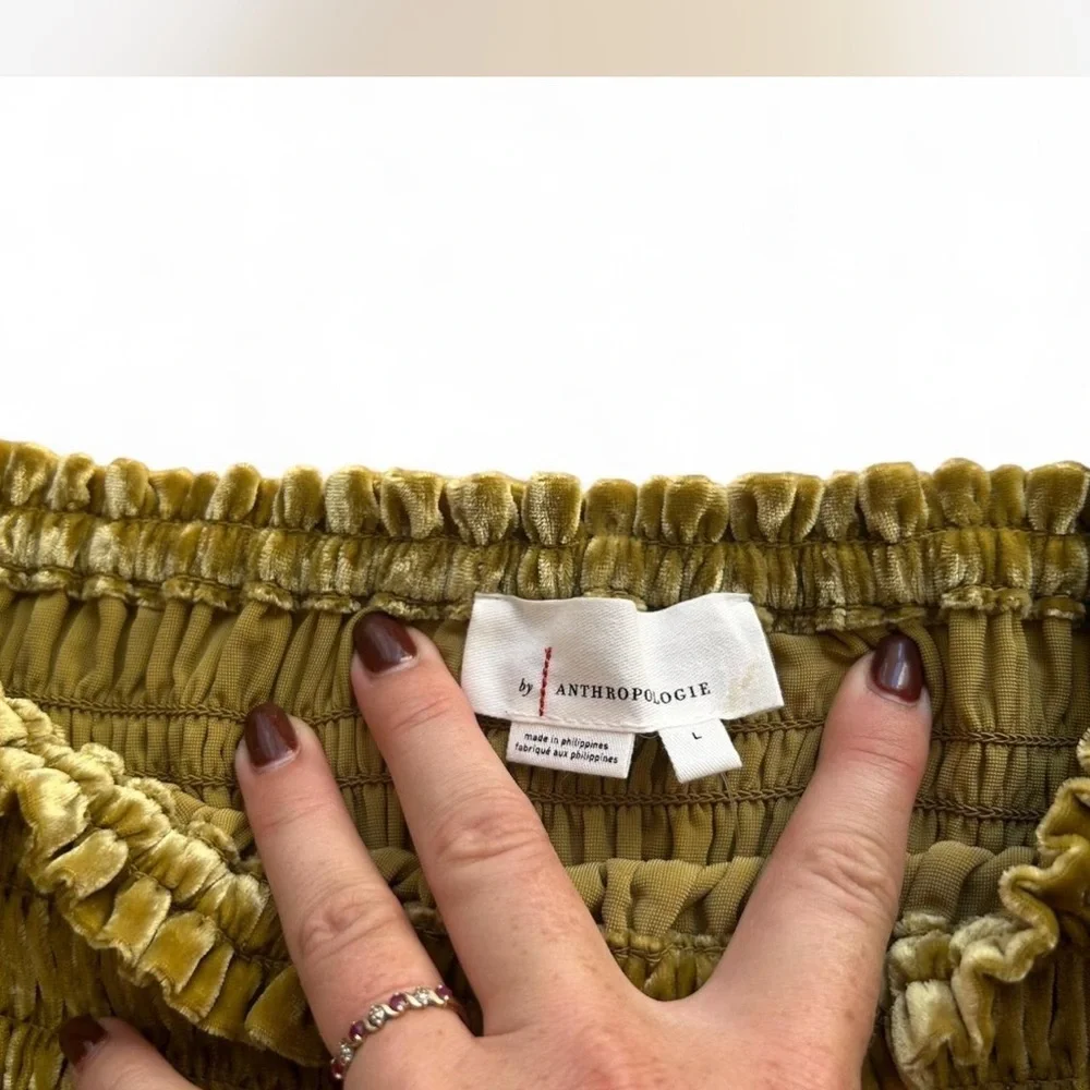 by |Anthropologiel Velvet Puff Sleeved Smocked Blouse Gold NWT Woman’s Large - Picture 3 of 9